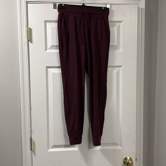 Lululemon wine colored joggers size 4 - Picture 1 of 3